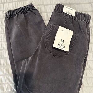 mica Los Angeles Women's Charcoal Jogger Crop Pants